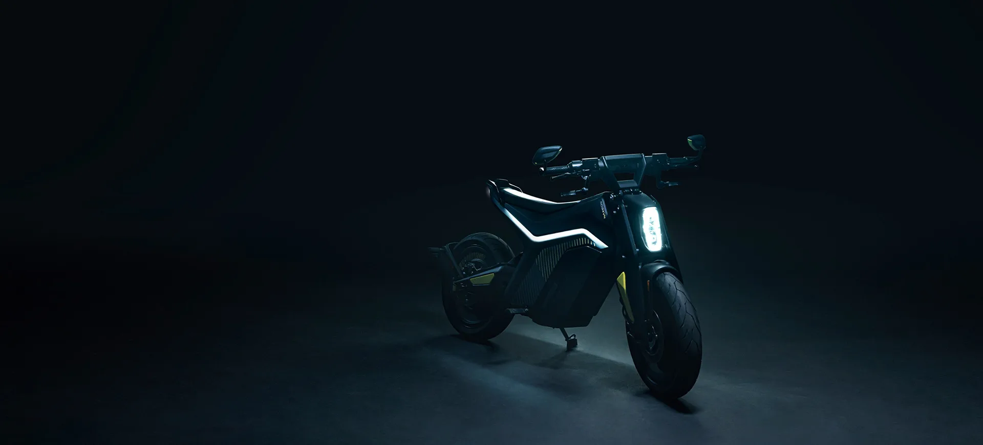 NAXEON I AM. electric motorcycle in dark